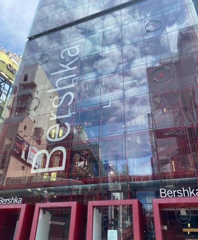 Bershka 渋谷店の外観