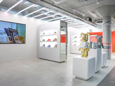 ストックエックスが原宿にオープンするドロップオフ&ストア