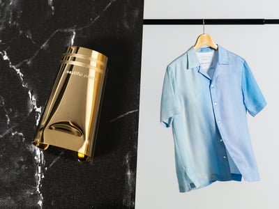 ビューティフルピープルのヘアクリップとオーバーコートの開襟シャツ