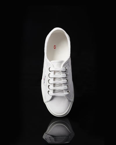 白いスニーカー