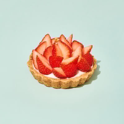 グルテンフリーの苺のヴィーガンフルーツタルト
