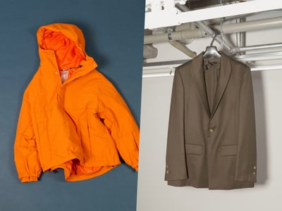 オレンジのダウンとカーキのジャケット
