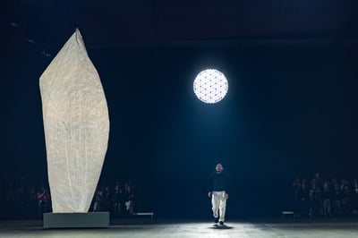 イッセイ ミヤケ デザイナー近藤悟史