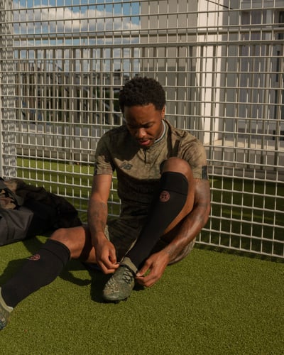 ストーンアイランド×ニューバランスのフットボールコレクション