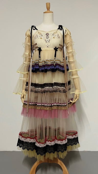 櫻坂46の新曲「桜月」のMV衣装