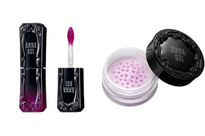 黒い容器に入ったリキッドリップとフェイスパウダー