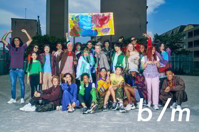 ムーンスターの新ライン「b/m」のヴィジュアル