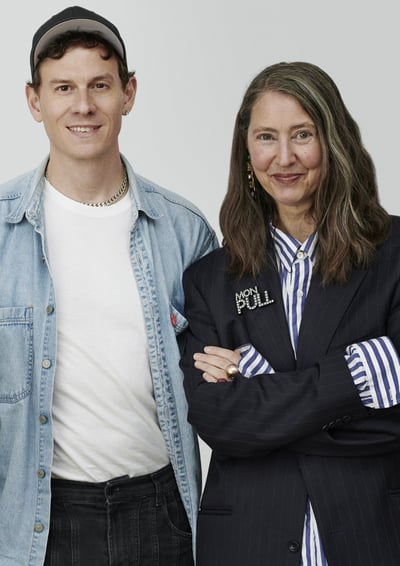 ミュグレーのクリエイティブディレクター ケーシー?カドウォールダーとH&Mのクリエイティブアドバイザー アネタ?ポクシンスカ