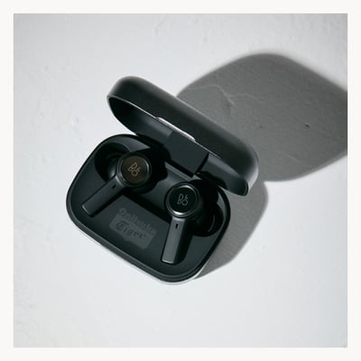 ���˥ĥ��������`�ȥХ󥰣�����ե���ȤΥ���ܥ���ۥ󡡡�BEOPLAY EX��