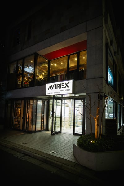 AVIREX 原宿店の外観写真