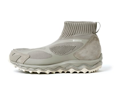 ミズノとノンネイティブのコラボスニーカーのヴィジュアル