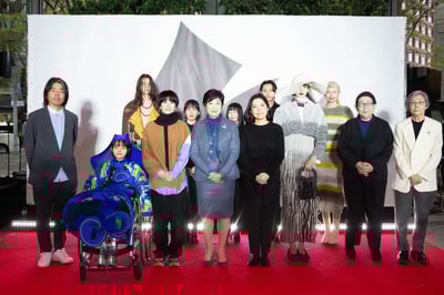 小池東京都知事や学生