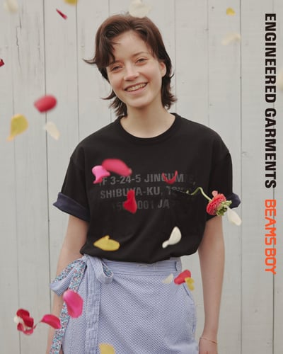 「ビームス ボーイ」と「エンジニアドガーメンツ」の別注コレクションのメインビジュアル