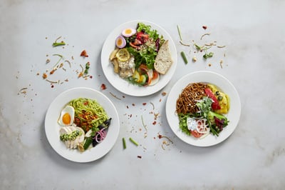 料理がのった複数のお皿