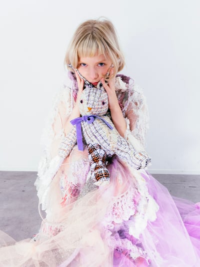 ���`�ƥ����ȤΥ��`���餬���०�Υɥ쥹���ŤƤ���ݩ`�ȥե��ꥪ