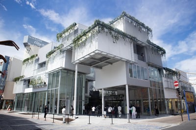 群馬・前橋にオープンする複合施設「まえばしガレリア」内部