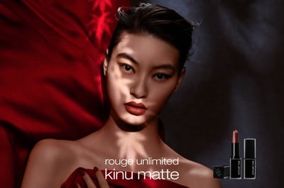 �t�~���Τ˹⤬��Ƥ���Ů�Ԥλ���