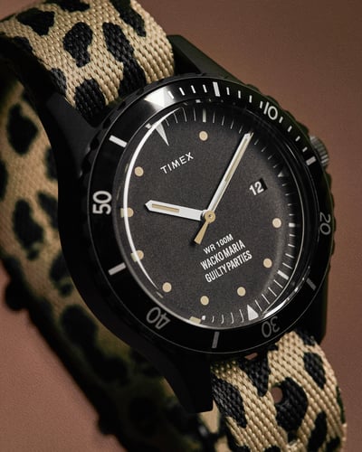 レオパード柄のストラップの腕時計