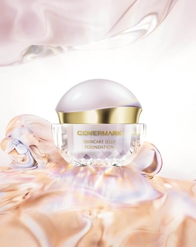 水の上に置かれた半円形のジャー