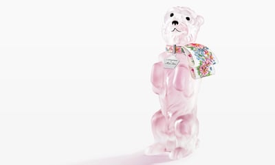 犬の形をしたグラス製のフレグランスボトル