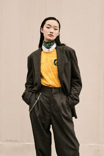 スタイリングのキーヴィジュアルの女性