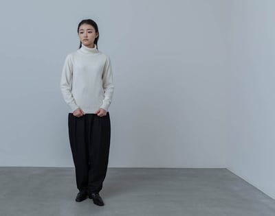 製品を着用した女性