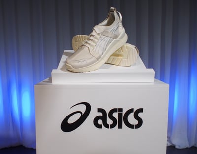 �����å��������҄��������ų����������٤Υ��˩`���`�����¶