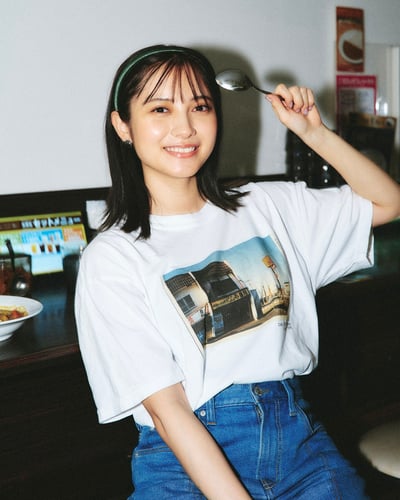 アイテムを着用した女性