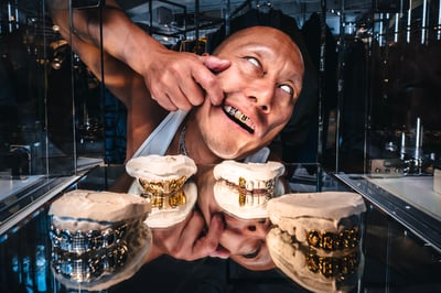 白目の男性モデル