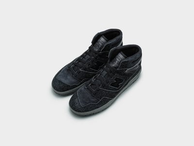 日本限定カラーのスニーカー画像