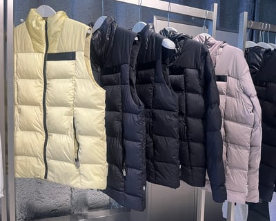 ダウンベストとジャケット