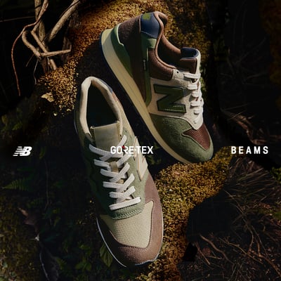 迷彩柄のスニーカー