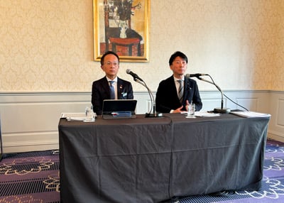 大丸心斎橋店 小室孝裕館長（左）、心斎橋パルコ 緒方道則館長（右）