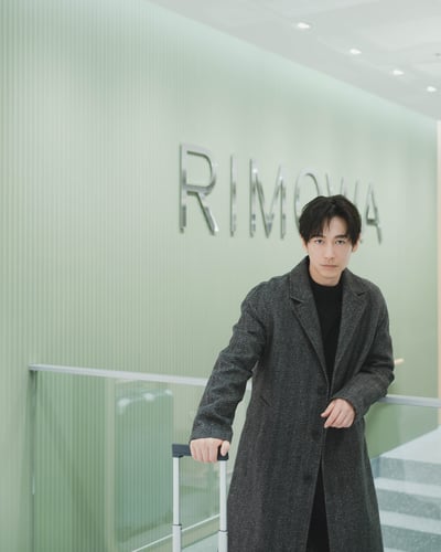 「リモワ ストア 表参道」を訪れたディーン・フジオカ