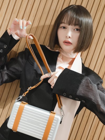 「リモワ ストア 表参道」を訪れた玉城ティナ