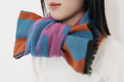 「葬送のフリーレン」で話題　マフラーの“フリーレン巻き”