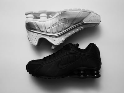 NIKE SHOX R4
