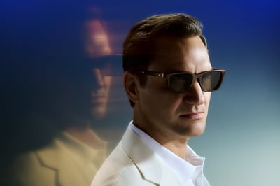 オリバーピープルズとロジャー・フェデラーのコラボによるアイウェアコレクションのビジュアル