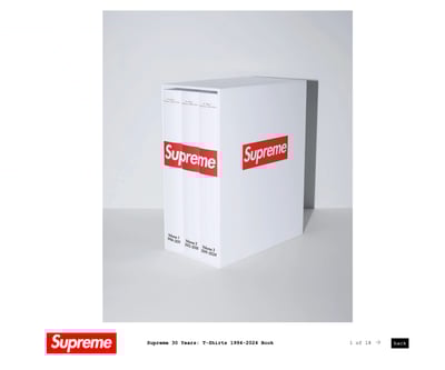 シュプリームのロゴをあしらった本
