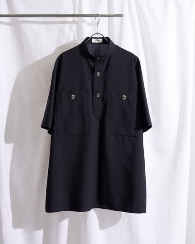 プルオーバーシャツ