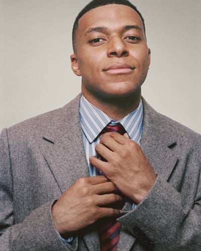 ディオールを着用したエムバペの画像