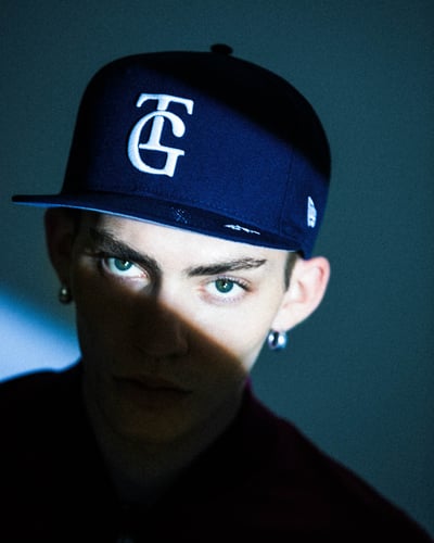 キャップを被った人