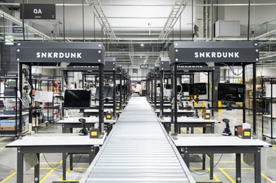 ���˥���٩`�����ڲ�