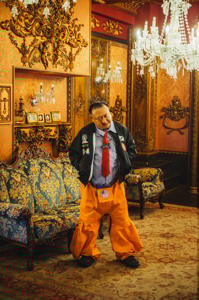 LES SIX 2024�괺��