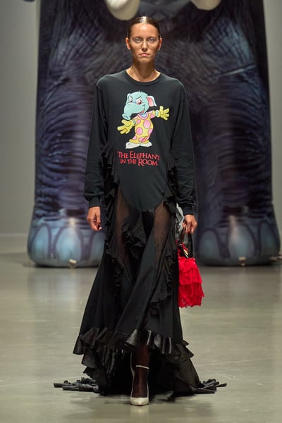 Ester Manas 2025�괺��