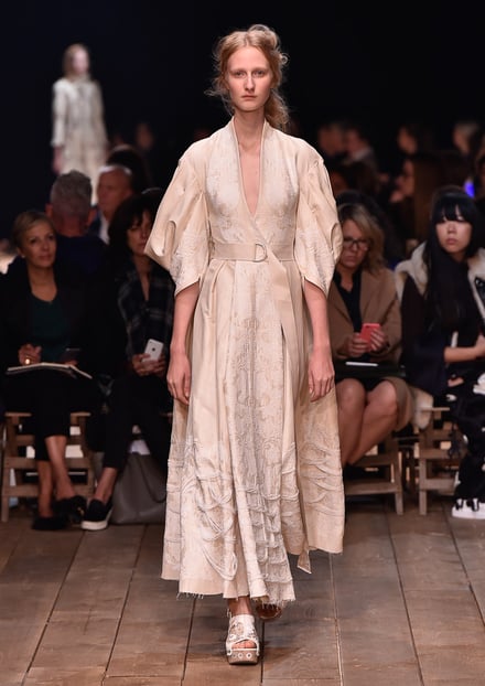 Alexander McQueen 2016SS パリコレクション 画像23/41