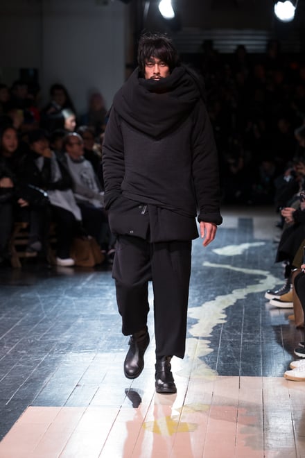 Yohji Yamamoto HOMME 2016-17AW パリコレクション 画像1/40
