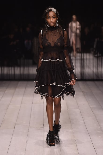 Alexander McQueen -Women's- 2016-17AW ロンドンコレクション 画像11/42