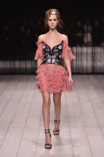Alexander McQueen -Women's- 2016-17AW ロンドンコレクション 画像25/42