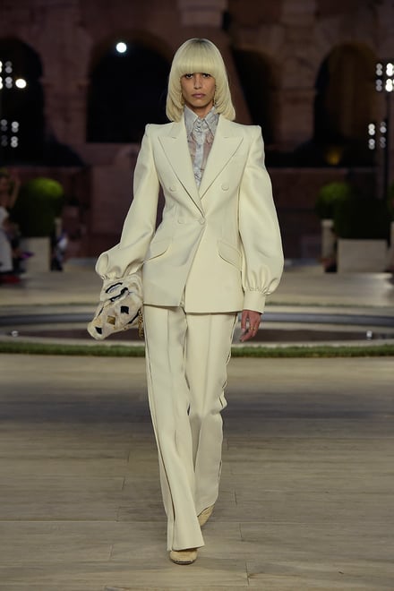 FENDI 2019-20AW Coutureコレクション 画像1/50